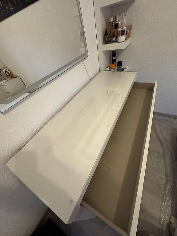 Schminktische: Coiffeuse et miroir  – Gebraucht aus Vernayaz von mel_9kvl 1
