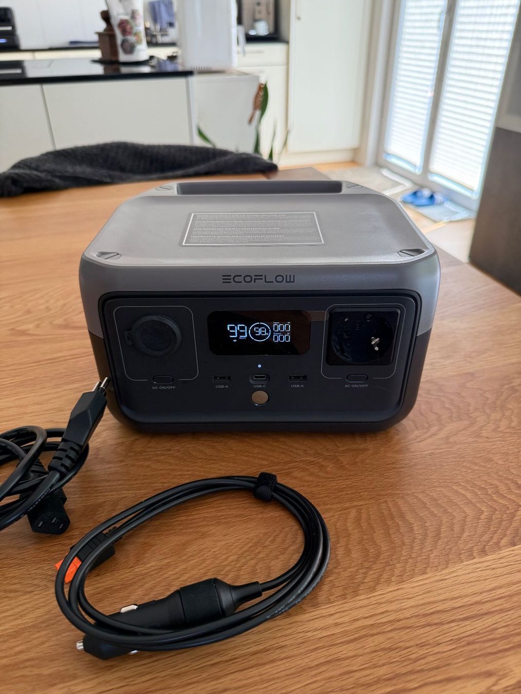 Ecoflow Akkus: EcoFlow River 2 tragbare Powerstation neuwertig mit Kabeln – Gebraucht aus Fraubrunnen von Spidu1