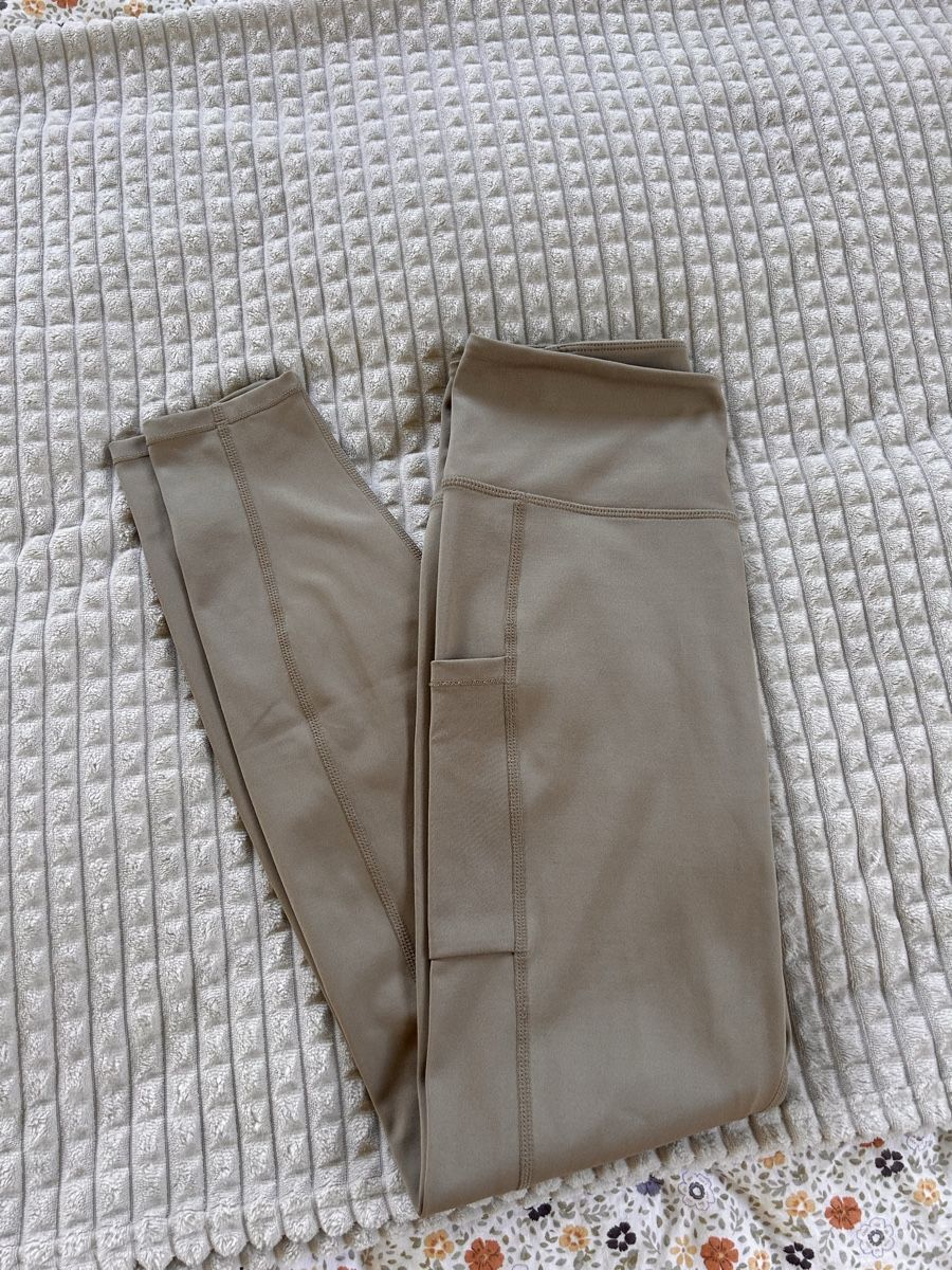 Leggings: H&M Beige Leggings, side pockets, size M, spring style – Nuovo (secondo la descrizione) da Wolfenschiessen venduto da ali_5dtm