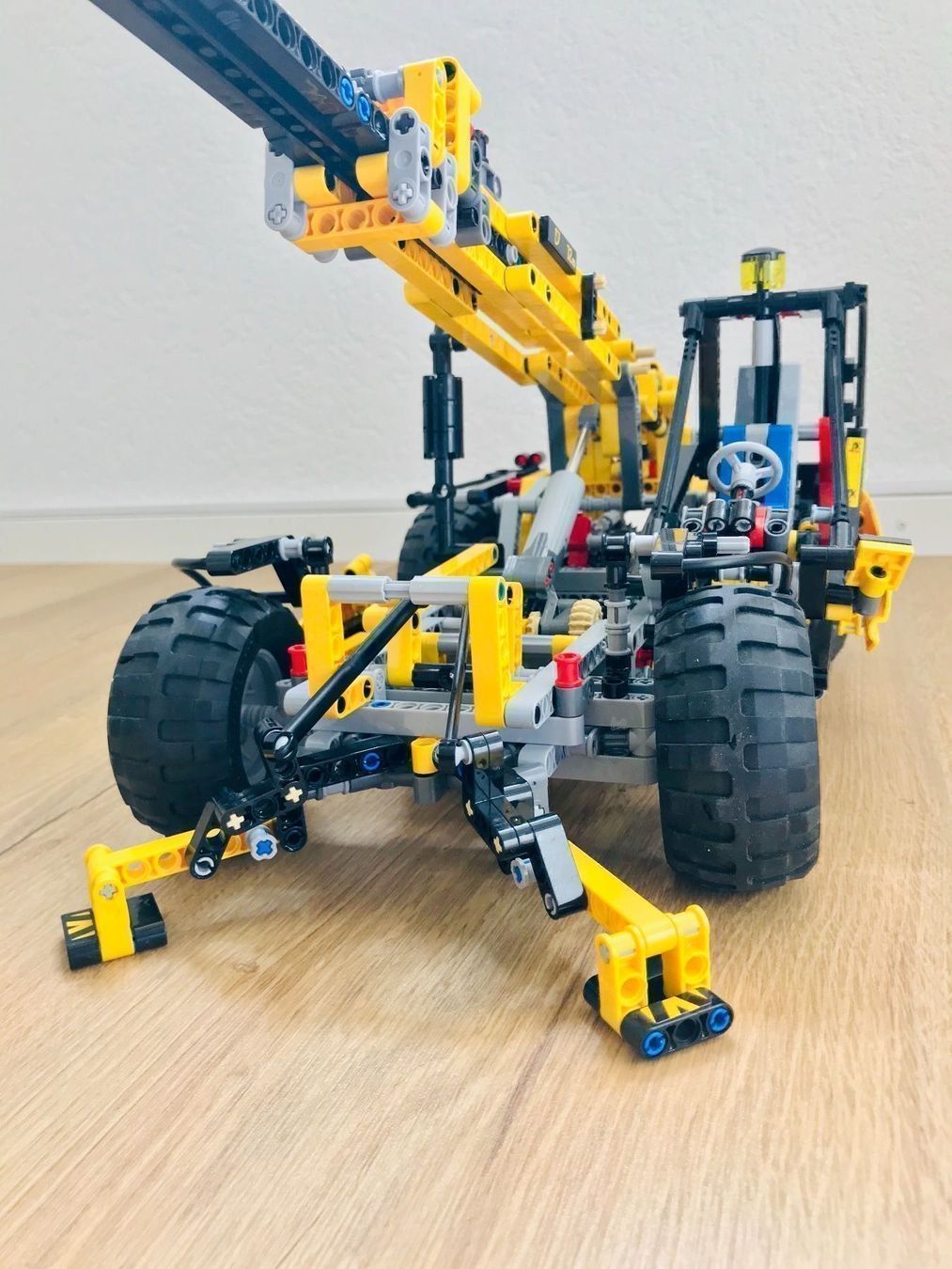 Lego Kit di costruzioni: Lego 8295 Teleskop-Lader mit Motor – Usato da Vinelz venduto da zulua 5