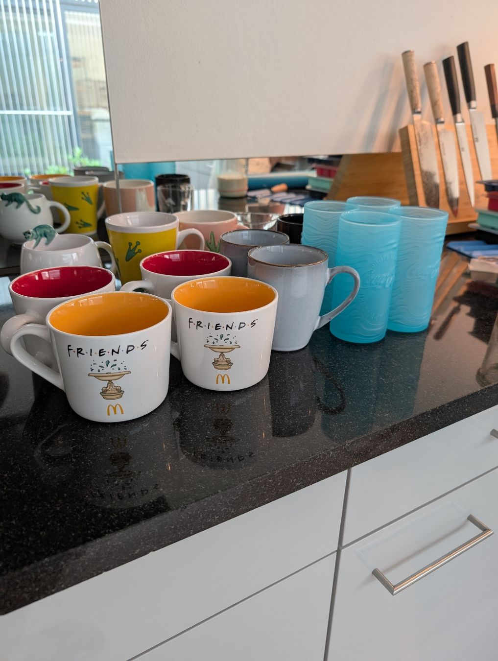 Tassen: Mugs Collection Assorted Colors and Styles – Gebraucht aus Unterengstringen von tob_7bhx