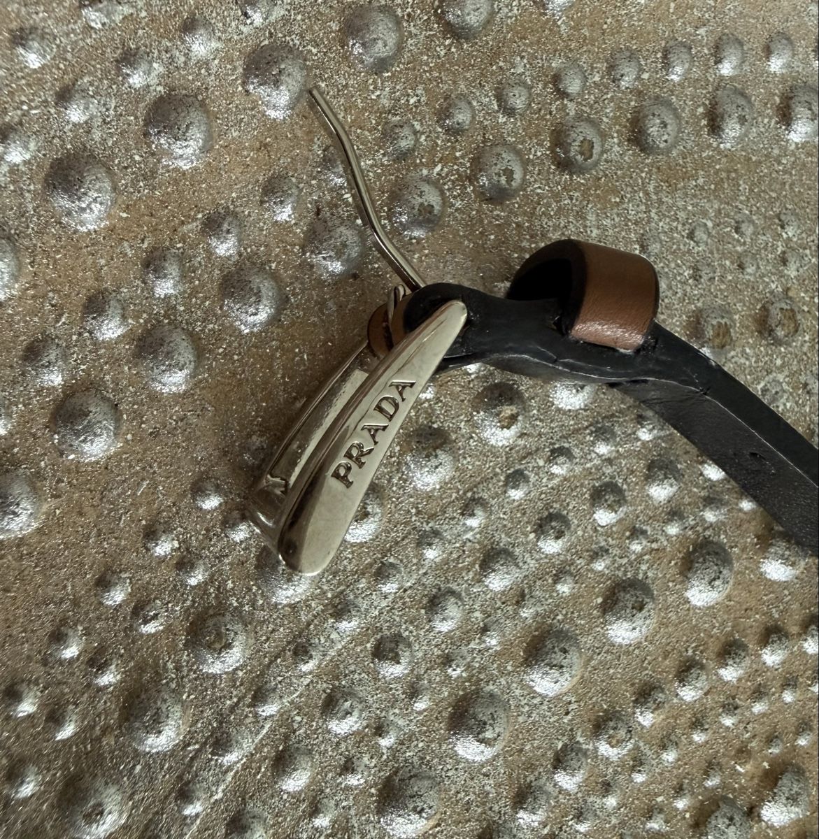 Prada Bracciali & Braccialetti: Prada Armband  – Nuovo (secondo la descrizione) da Davesco-Soragno venduto da tin_6xjv 4