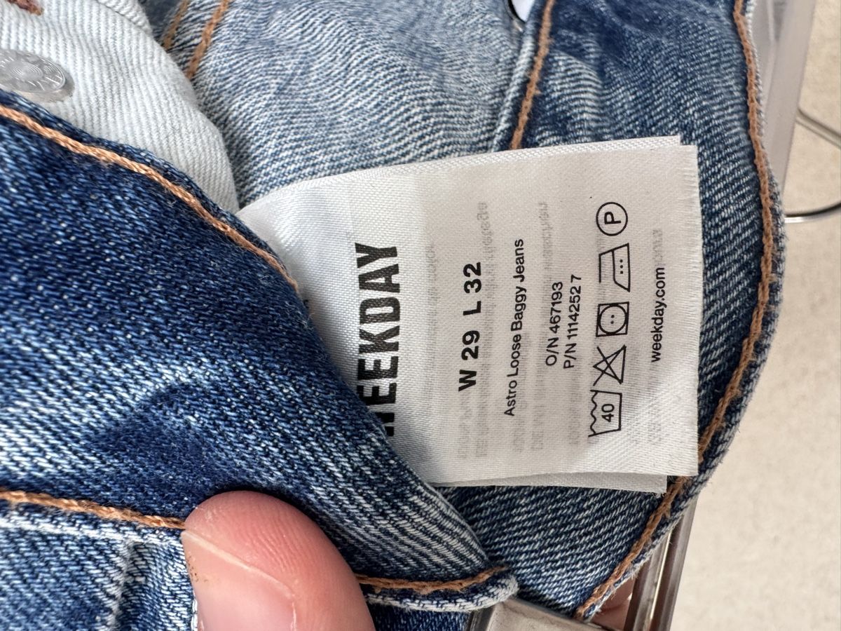 Weekday Jeans: Weekday Astro Loose Baggy Jeans – Nuovo (secondo la descrizione) da Mönchaltorf venduto da Vncnt 2