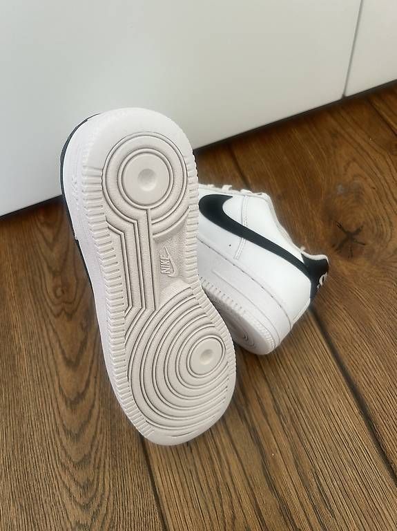 Scarpe da donna: Nike aire force 1 blanches et noires 36,5 – Usato da Corbières venduto da mel_yq25 3