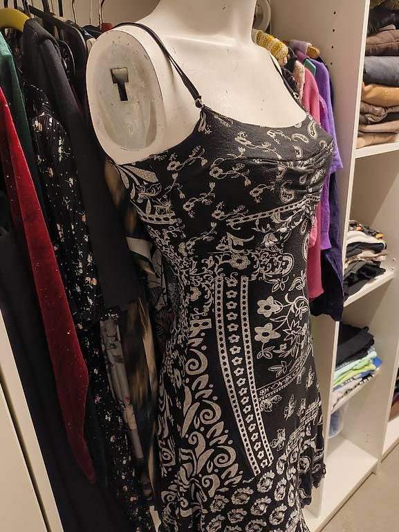 Robes: Sommerkleid schwarz-weiss Gr. S/M – D'occasion à Nänikon par Manta87 1