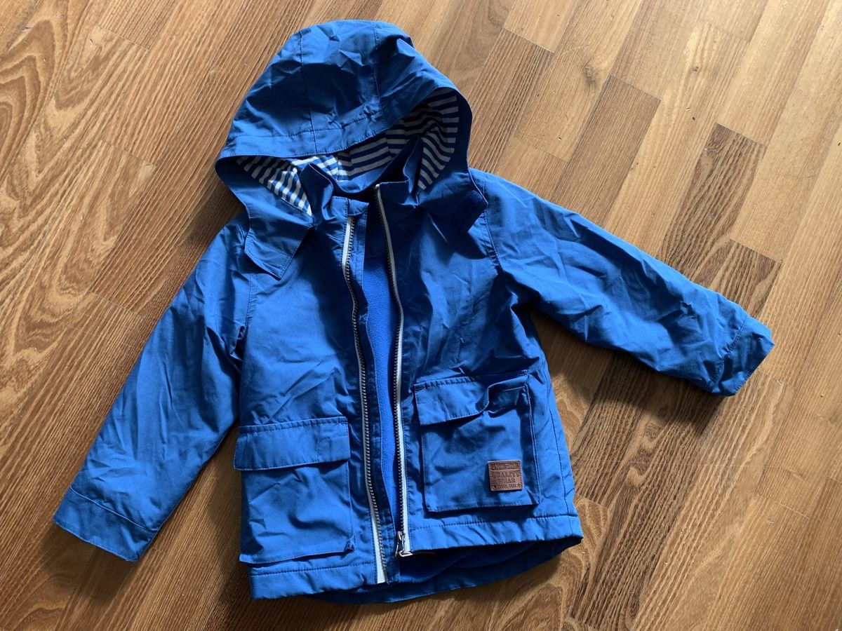 Giacche & Cappotti: Jacke Kinder Grösse 98 – Usato da Ostermundigen venduto da des_t9vv