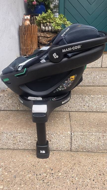 Seggiolini per auto: Maxi Cosi Coral 360 mit isofixbase – Usato da Hüttikon venduto da sav_db25 3