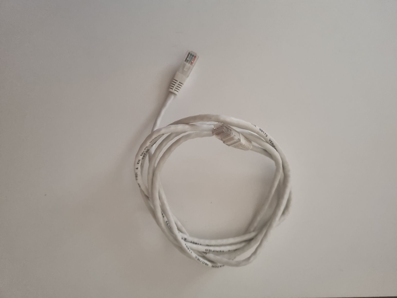 Cavi: Netzwerkkabel Ethernet RJ45 weiss – Usato da Chur venduto da Beimirhates