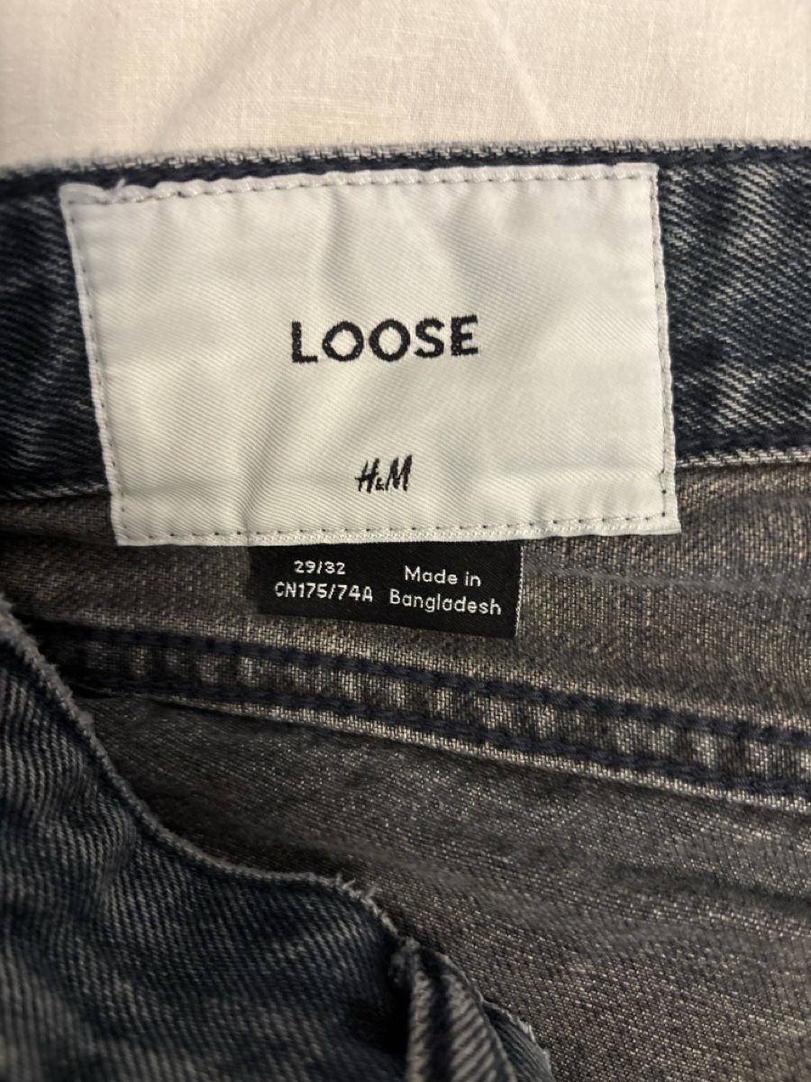 H&M Jeans: Loose Jeans H&M Grösse 29/32 – Nuovo (secondo la descrizione) da Münchenstein venduto da FlavioDe 2