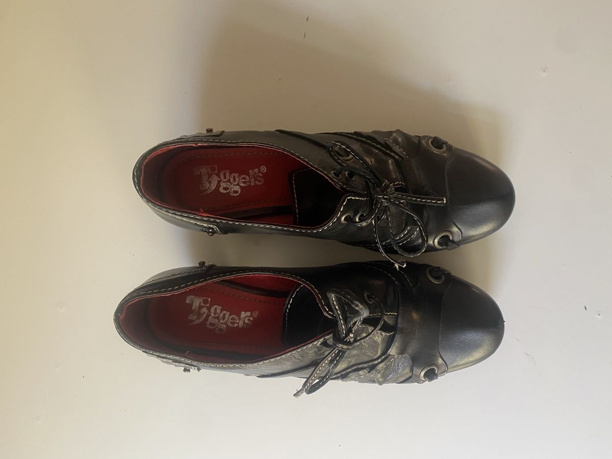 Scarpe da donna: Unique Y2k Tiggers Schnürschuhe – Usato da Zürich venduto da Nadjaaaa_ 6