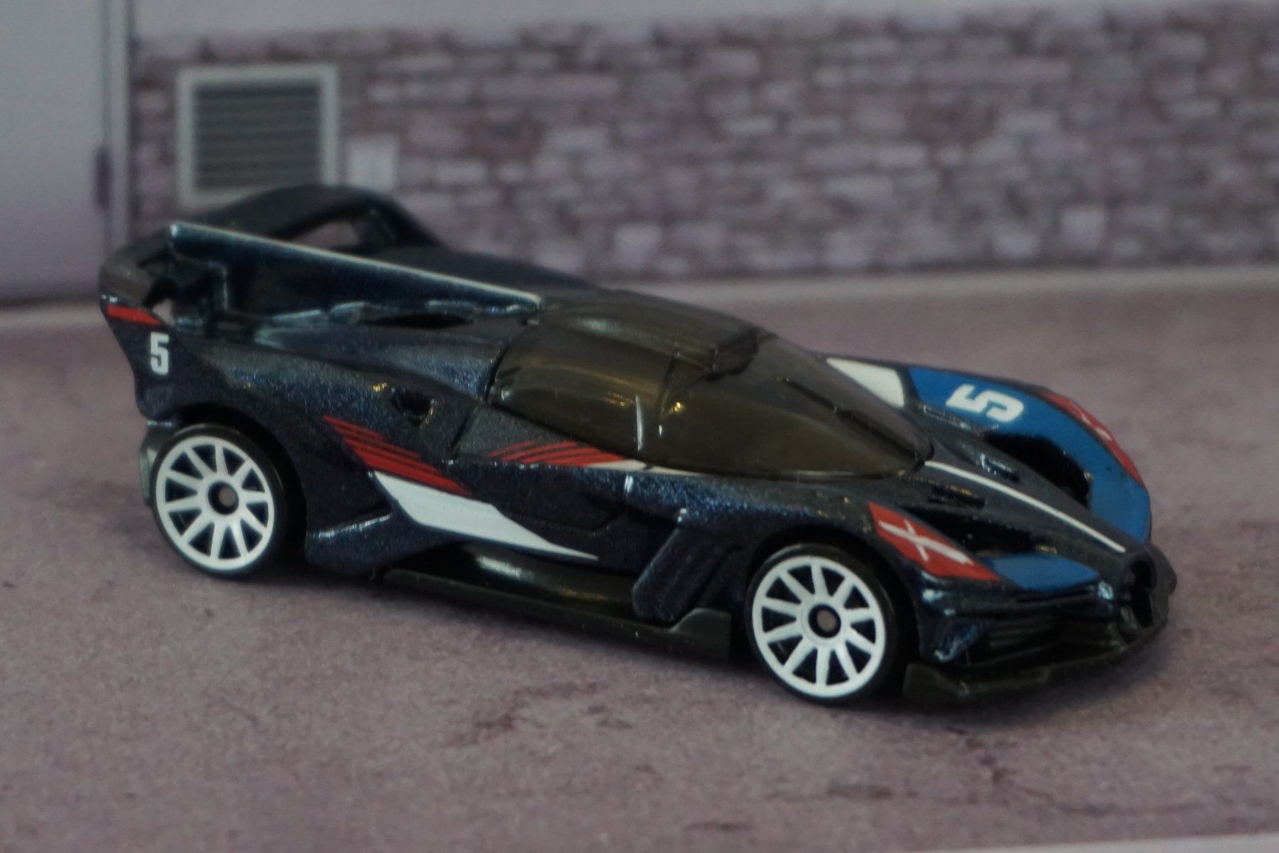 Hot Wheels Voitures modèles: HotWheels Bugatti Bolide TOP !!!!!!!!!!!!!!!!! – D'occasion à Reiden par Doppeldecker69