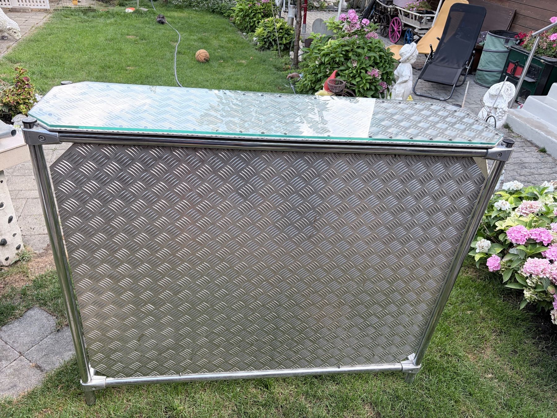Ladenausstattungen & Messebau: Bar Metall Glas Aluminium – Gebraucht aus Zäziwil von Emlea 3