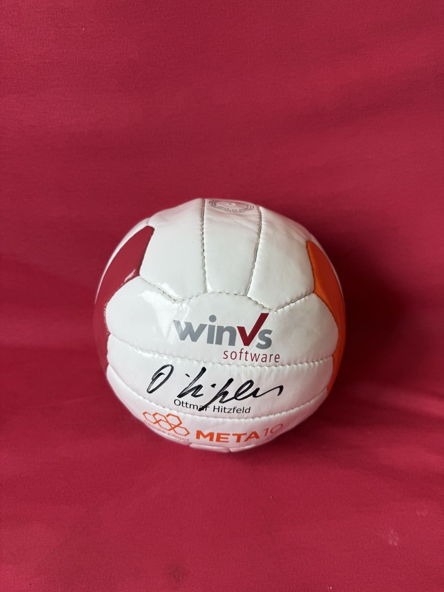 Autografi: Ball mit Ottmar Hitzfeld Autogramm – Usato da Giswil venduto da urr_7c5j 5