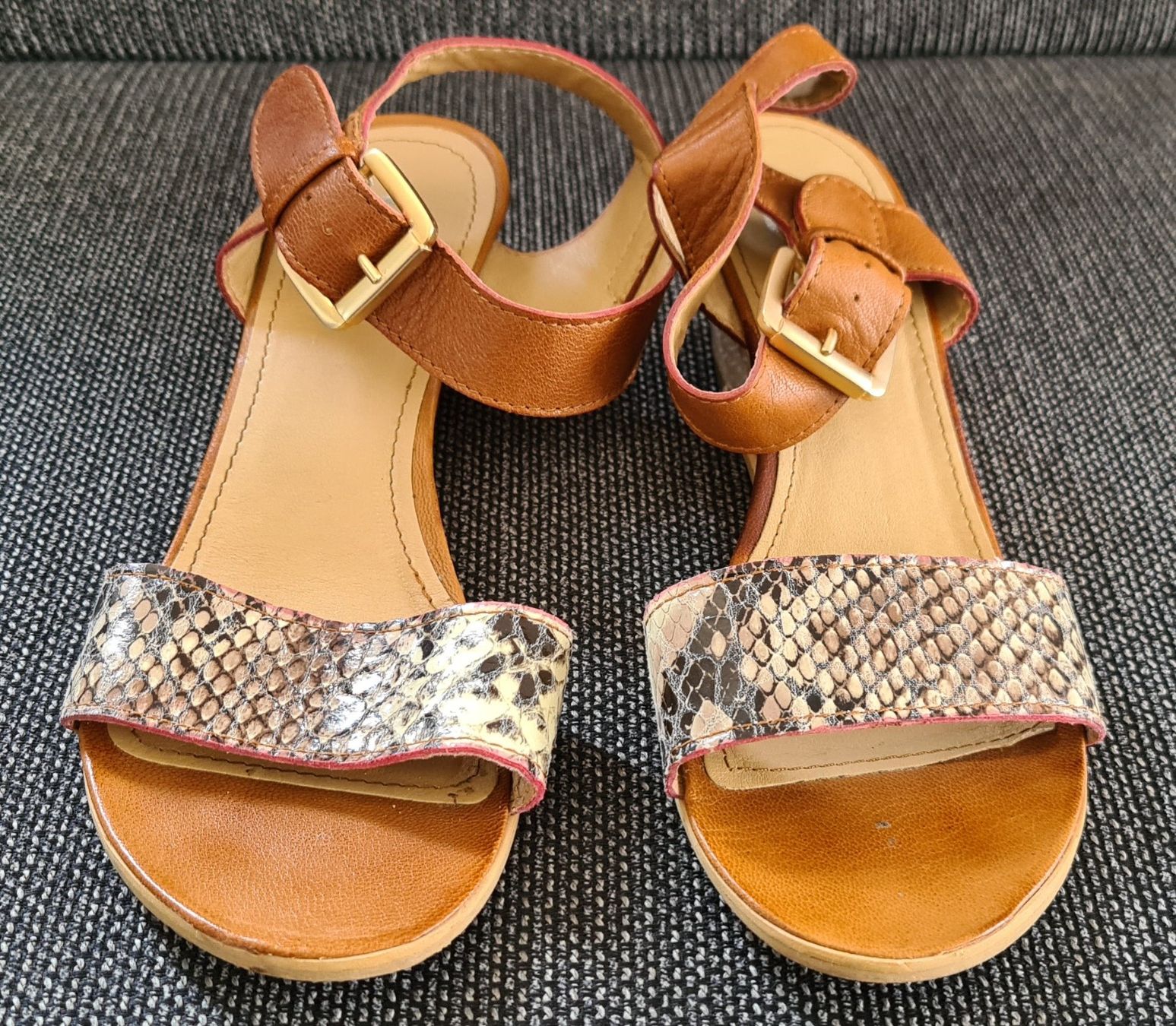 Chaussures femmes: Sandalen – D'occasion à Islikon par EFH651
