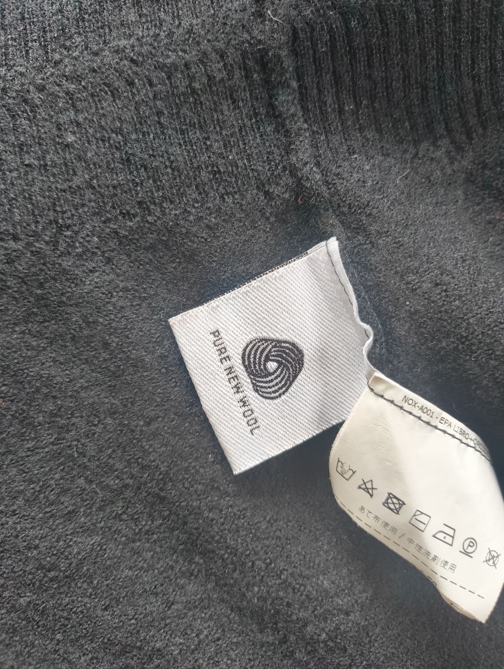 Max Mara Maglioni & Felpe: MaxMara Strickjacke Wolle – Usato da Stein am Rhein venduto da DaOhana 3