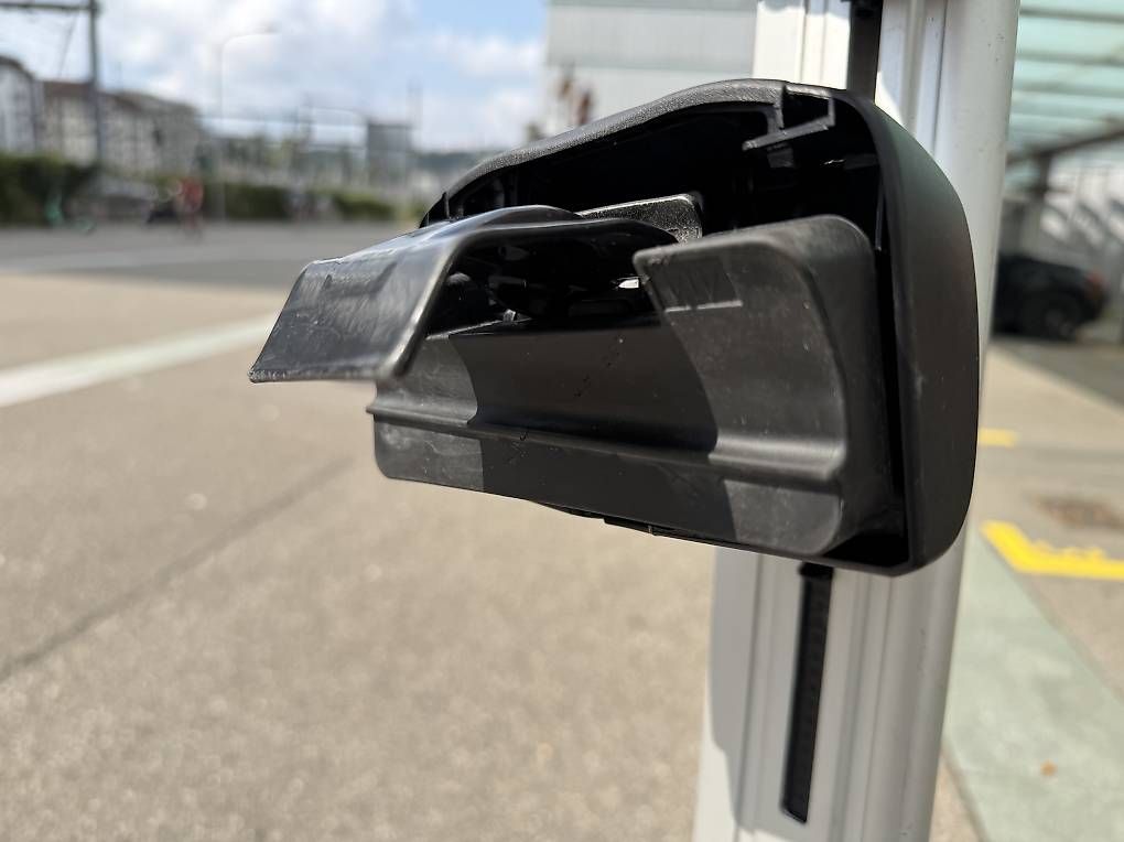 Portapacchi: Original Jaguar XE Dachträger Querstreben – Usato da Bäretswil venduto da Ser_9h6p 3