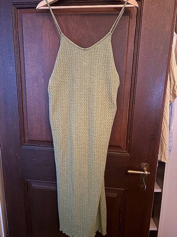 Pull&Bear Robes: Hellgrünes Kleid – Neuf (Voir description) à Basel par ale_vrd5