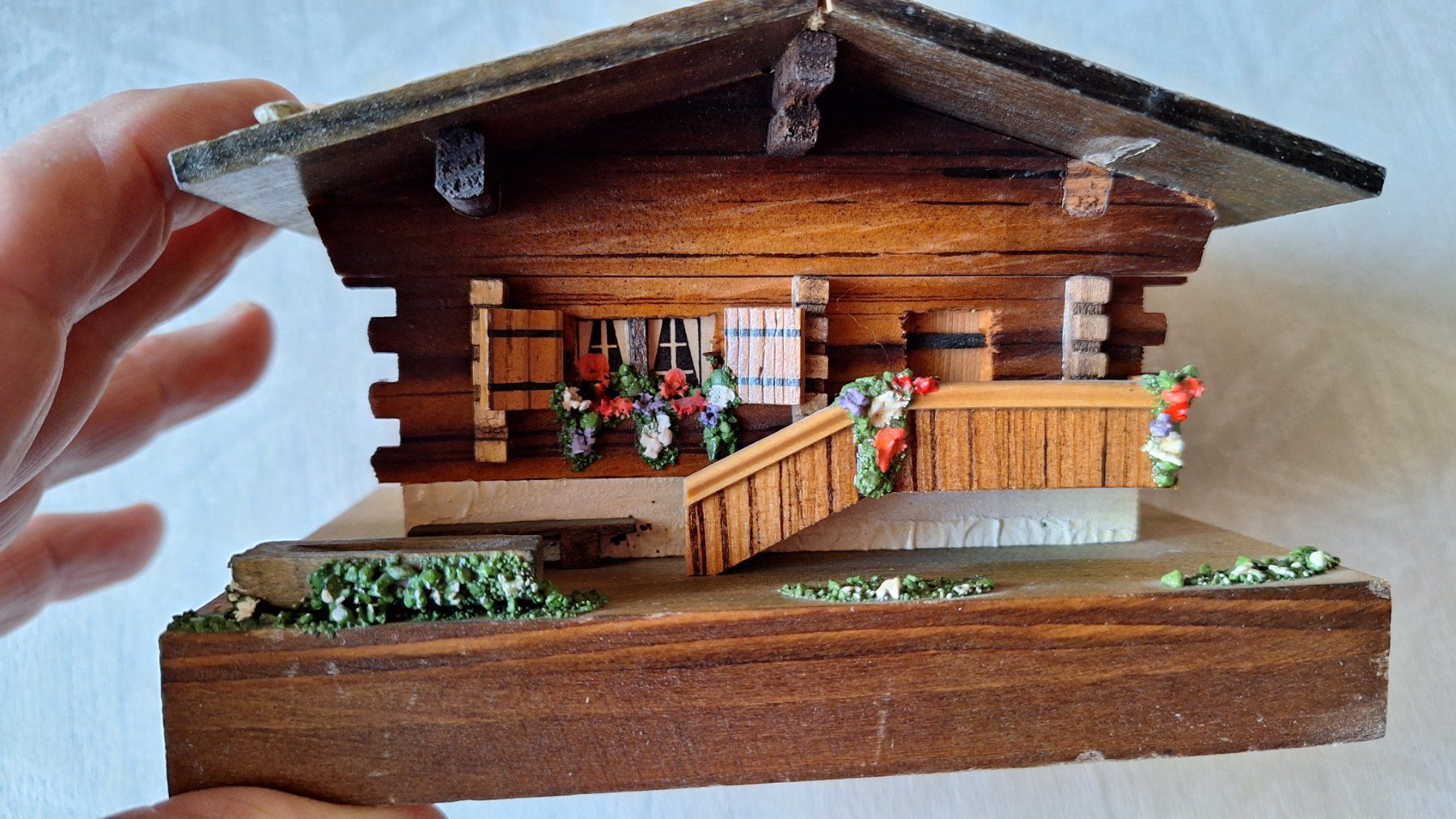 Carillon: Schweizer Musikdose  Chalet -Häuschen " Appenzellerbraut " – Usato da Dornach venduto da majo8689 7