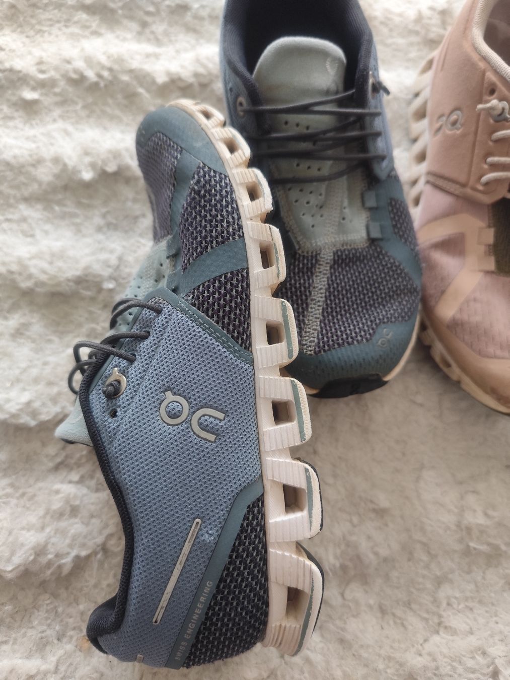 On Scarpe da uomo: ON Cloud Sneakers 37.5 & 38.5 – Usato da Oberaegeri venduto da frappe5 1