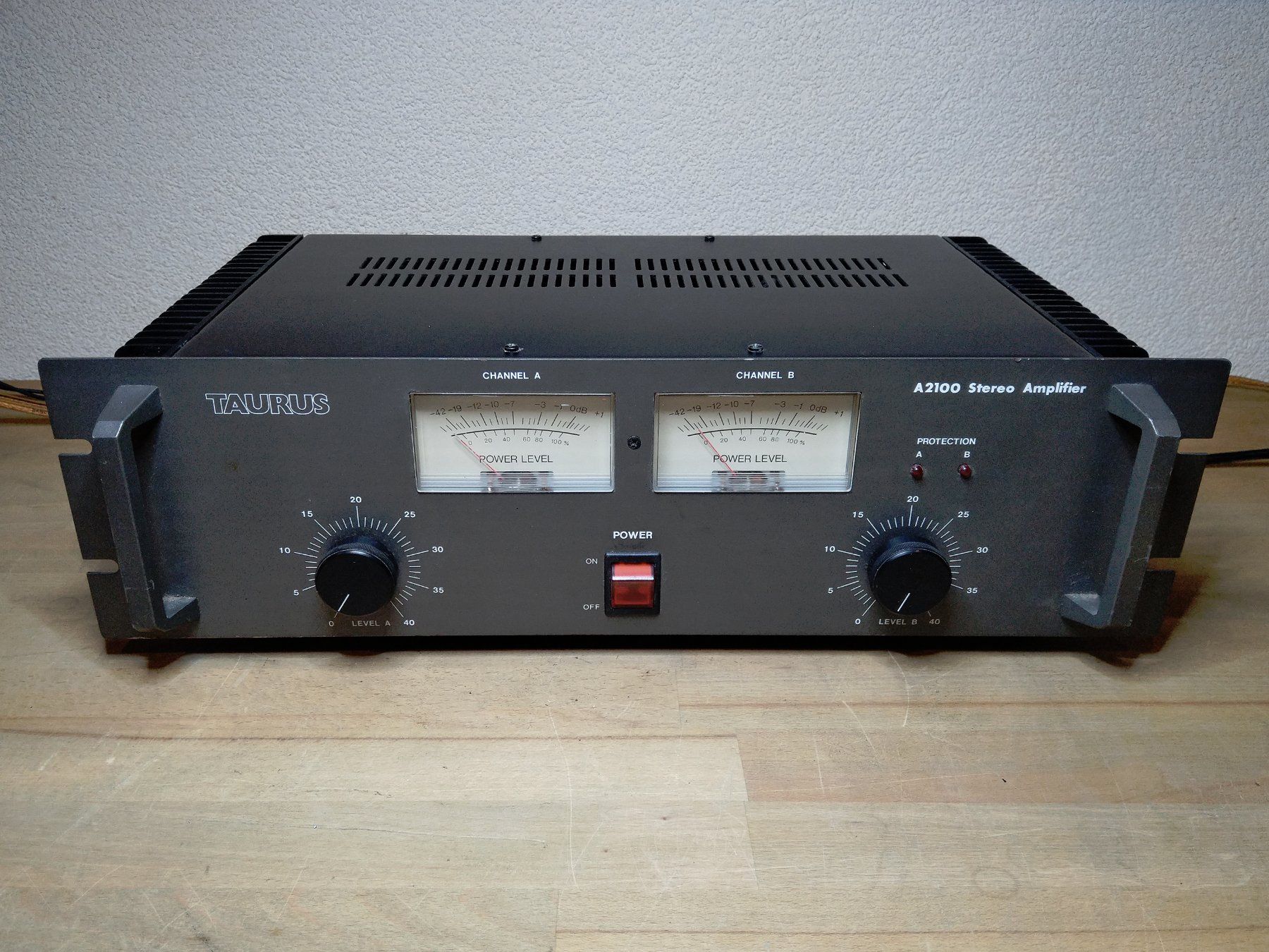 Amplificatori: Taurus A2100 Amplifier – Usato da Villeneuve venduto da Mortacci_tua