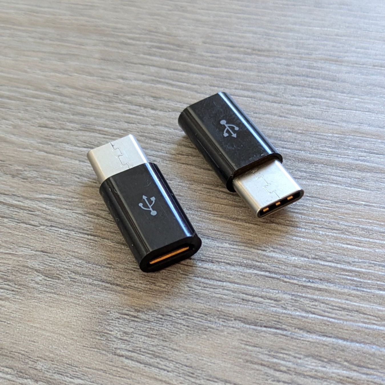 Unità & Adattatore: 2 adaptateurs Micro-USB -> USB-C – Nuovo (secondo la descrizione) da Orsieres venduto da IndianaJones50a