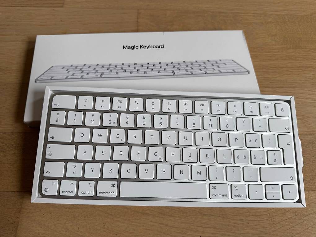 Apple Tastaturen: Apple Magic Keyboard (Swiss Layout) - NEU – Gebraucht aus Elgg von Cynthion