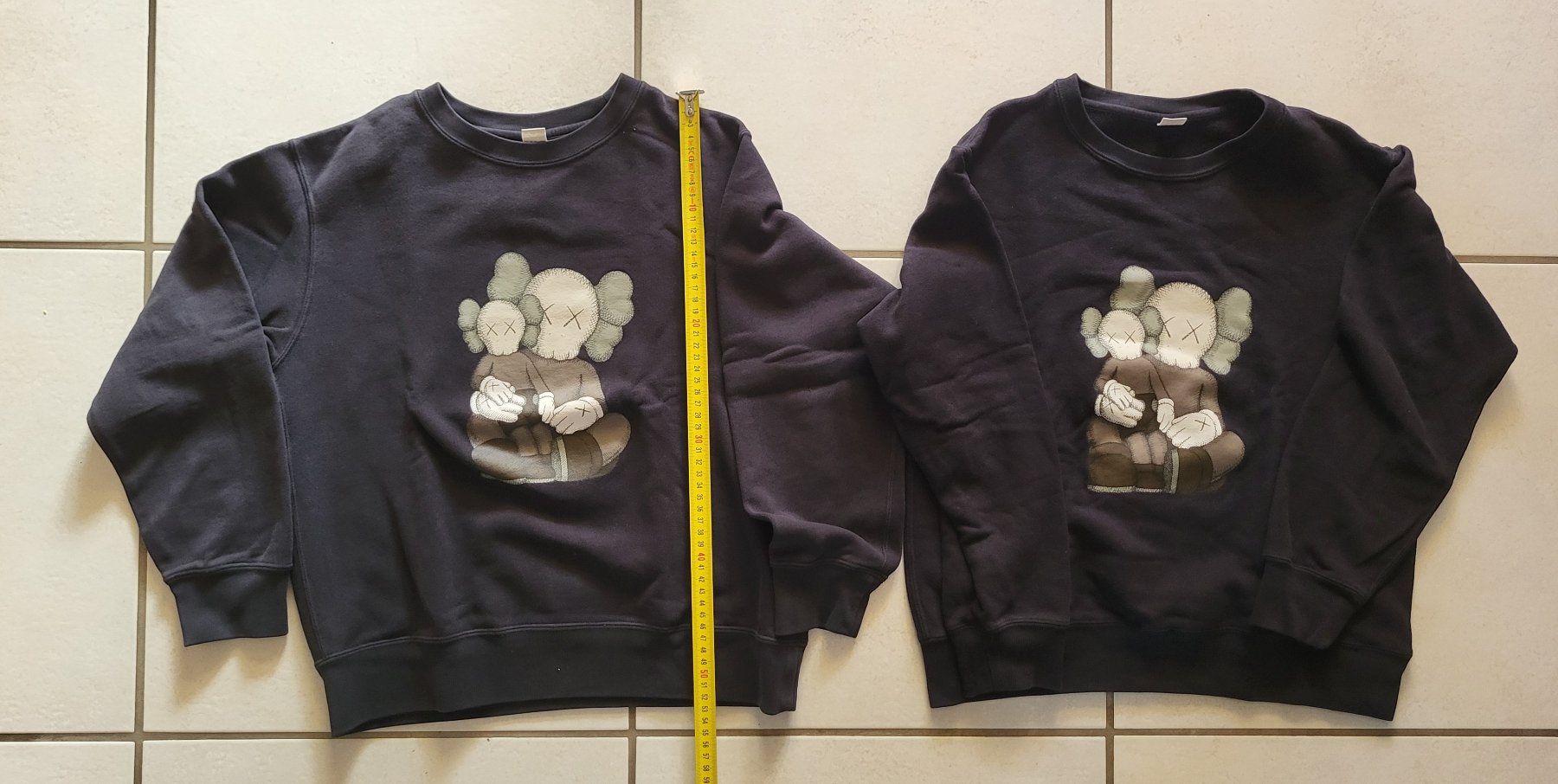 Pulls & Sweat-shirts: 2 Pullover Uniqlo UT KAWS Grösse 150 – D'occasion à Konolfingen par Chonu