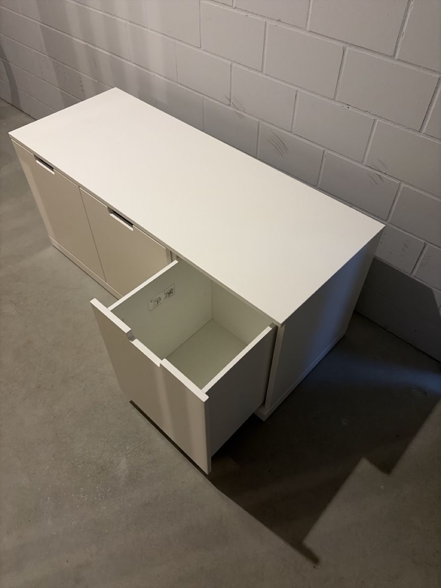 Étagères: Sideboard mit drei Fächern – D'occasion à Appenzell par luc_xd2k 1