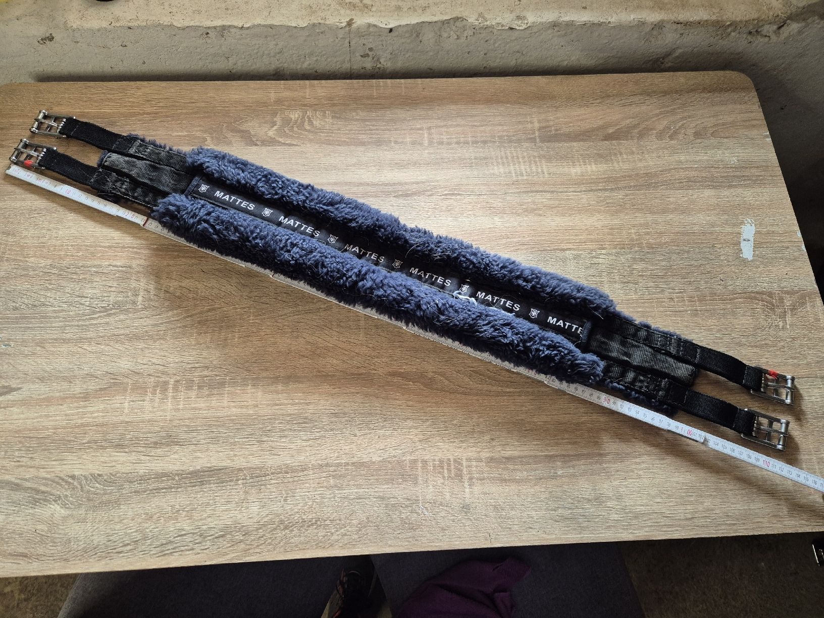 Briglie & Cavezze: Mattes Lammfellgurt 110cm – Usato da Meggen venduto da Orrinka20 2