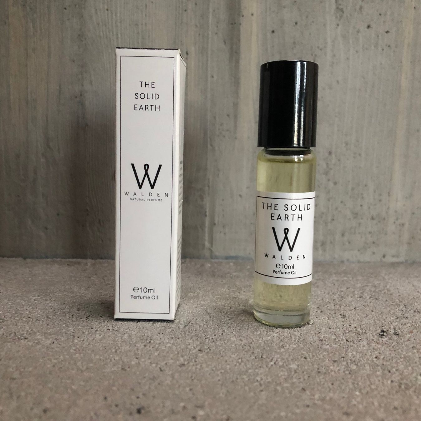 Profumi & Eau de Toilette: Walden, The Solid Earth, 10 ml Perfume Oil – Usato da Nuglar venduto da liboll