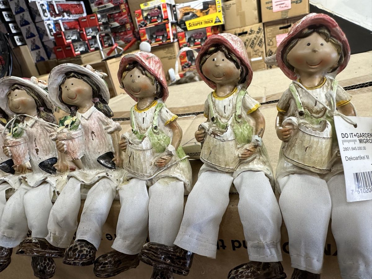 Alle Dekorationen: Figuren Mädchen und Junge 6 stk Neu – Neu und originalverpackt aus Frümsen von Swissline90 2