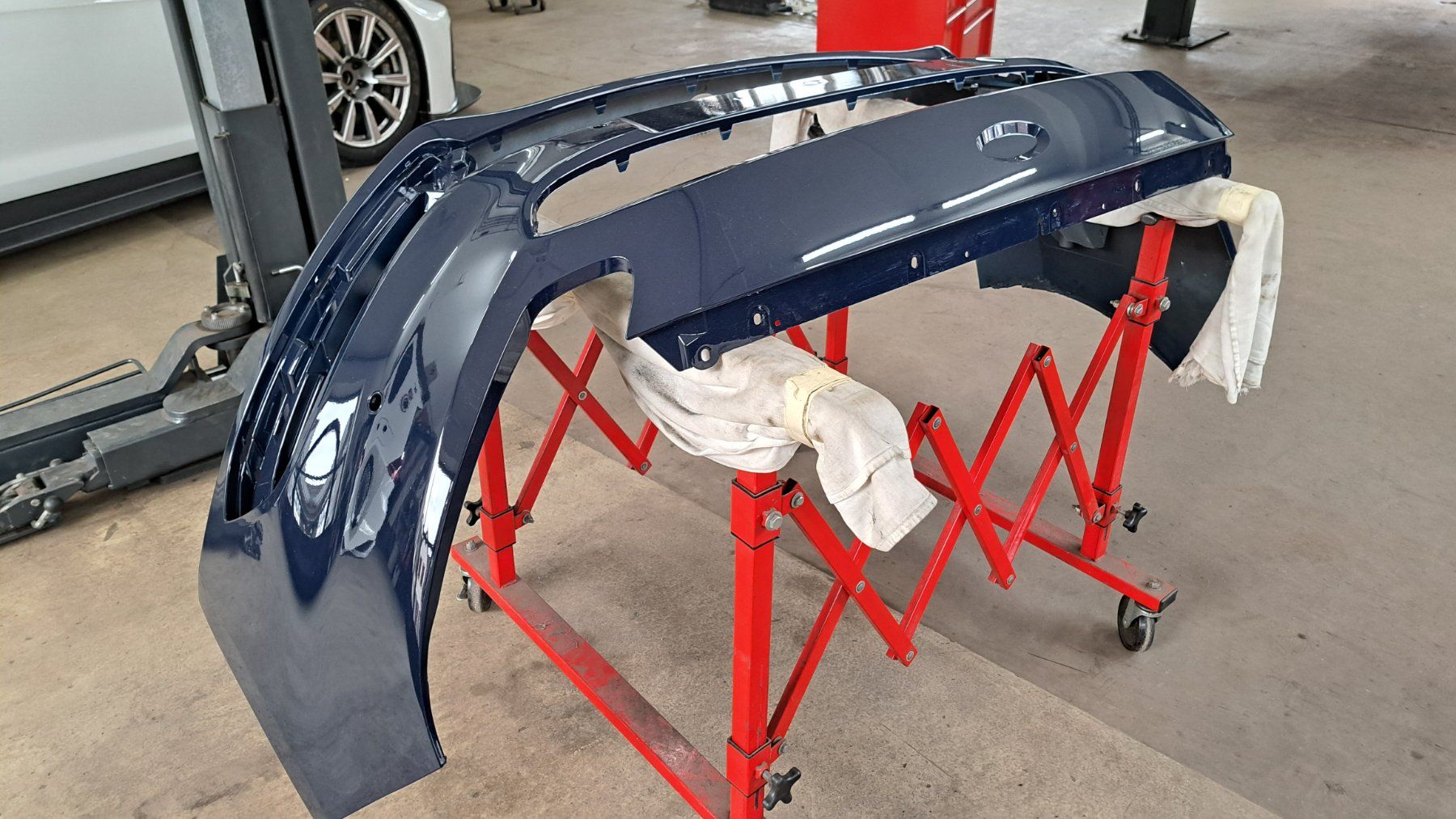 Ford Tutti pezzi di ricambio auto: Vordere Stossstange Ford Galaxy – Nuovo (secondo la descrizione) da Oberstammheim venduto da Garage_Kienast