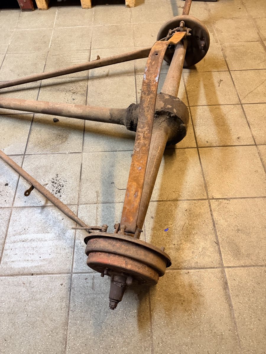 Ford Toutes les pièces auto: Ford Model A Hinterachse – Défectueux à AARBURG par cheapstuff 1