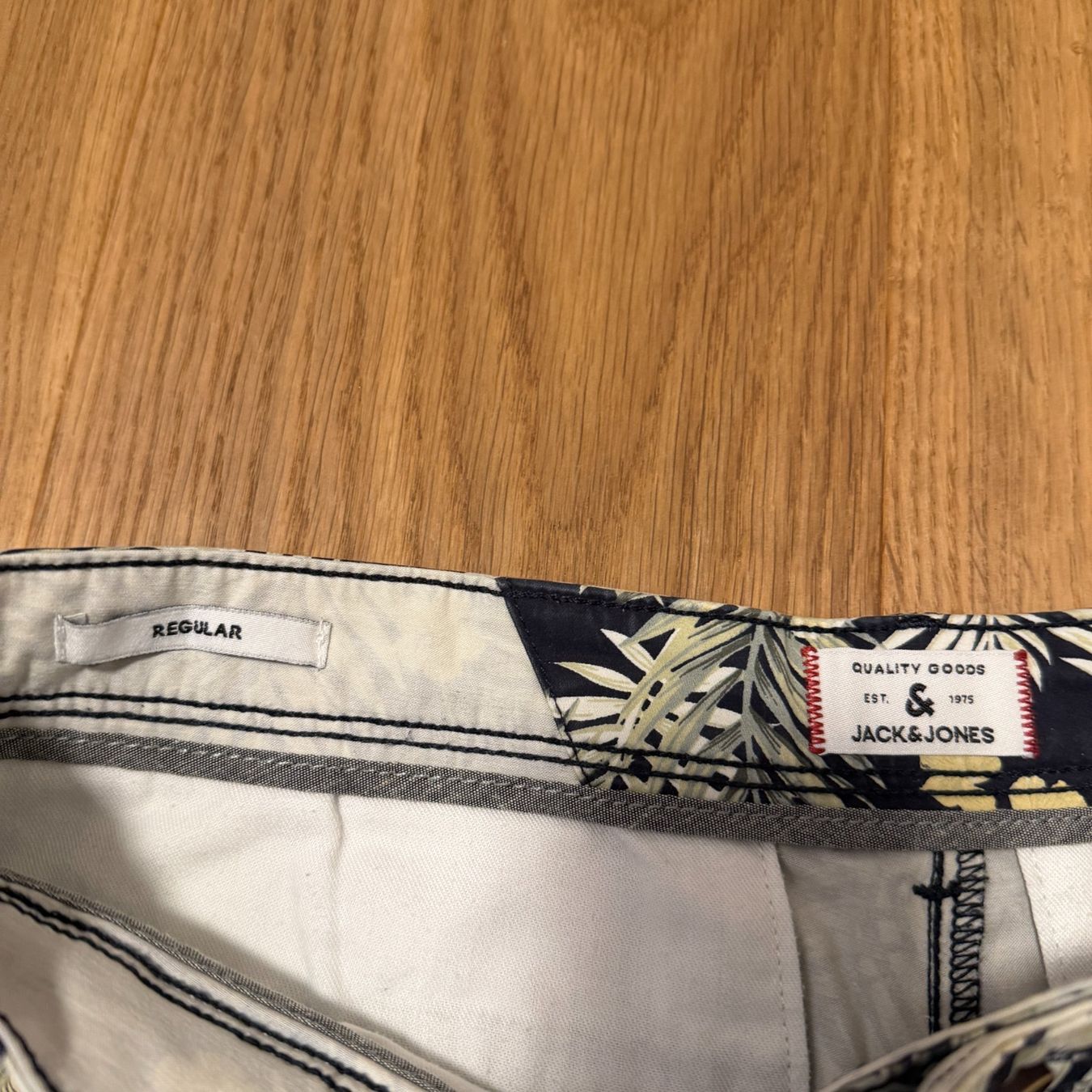 Jack & Jones Pantaloni: Jack & Jones Herren Sommer Shorts Regular Grösse M – Usato da Balzers venduto da dassandro 3