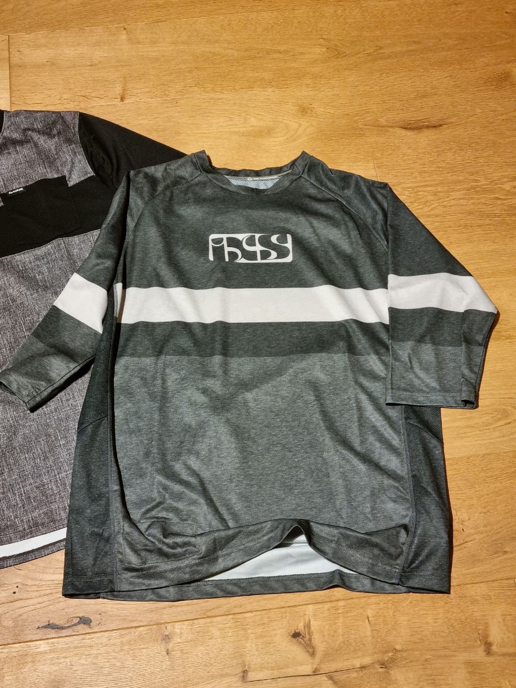 T-Shirts: DaKine und IXS MTB Shirts – Gebraucht aus Bellikon von Jake-la-Motta 1