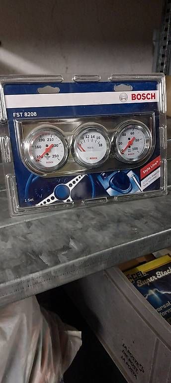 Messen: Sun  Gauge  Oil Pressure/Voltmeter/Water Temp Chrome – Neu und originalverpackt aus Bülach von Hakenbusch