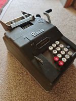 Vintage-Mechanischer Taschenrechner – Sammlerstück
