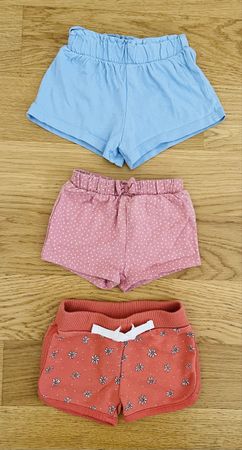 3 Shorts Taille 62