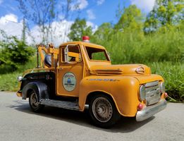 Unfall-Bergungstruck aus Blech