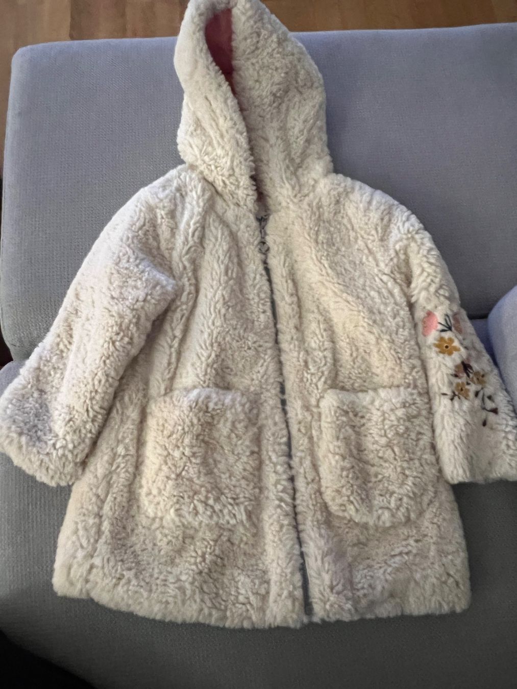 Giacche & Cappotti: Kuschelige, warme Jacke Gr. 104 – Usato da Thun venduto da Siladi
