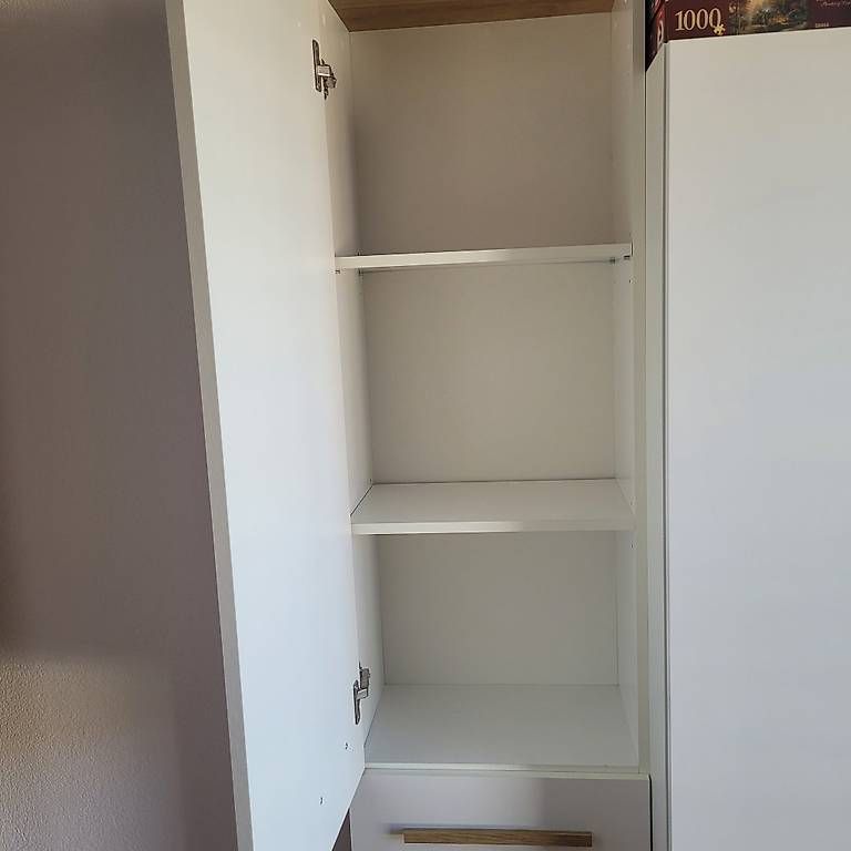 Armoires: Badezimmer Schrank schmal – D'occasion à Bassersdorf par testher 1