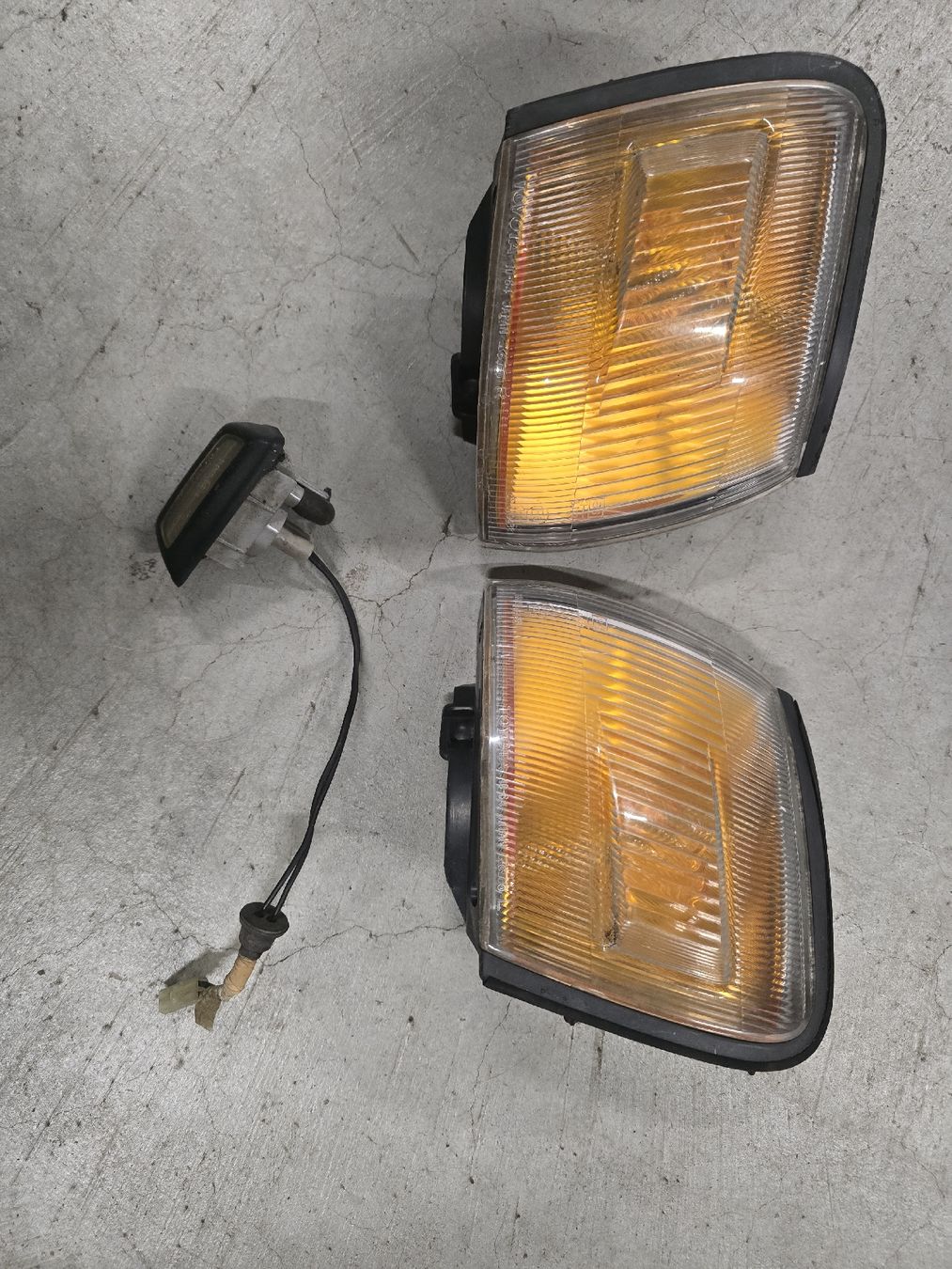 Toutes les pièces auto: Blinkerleuchten Starlet P8 – D'occasion à Lützelflüh-Goldb par XDriv3rX