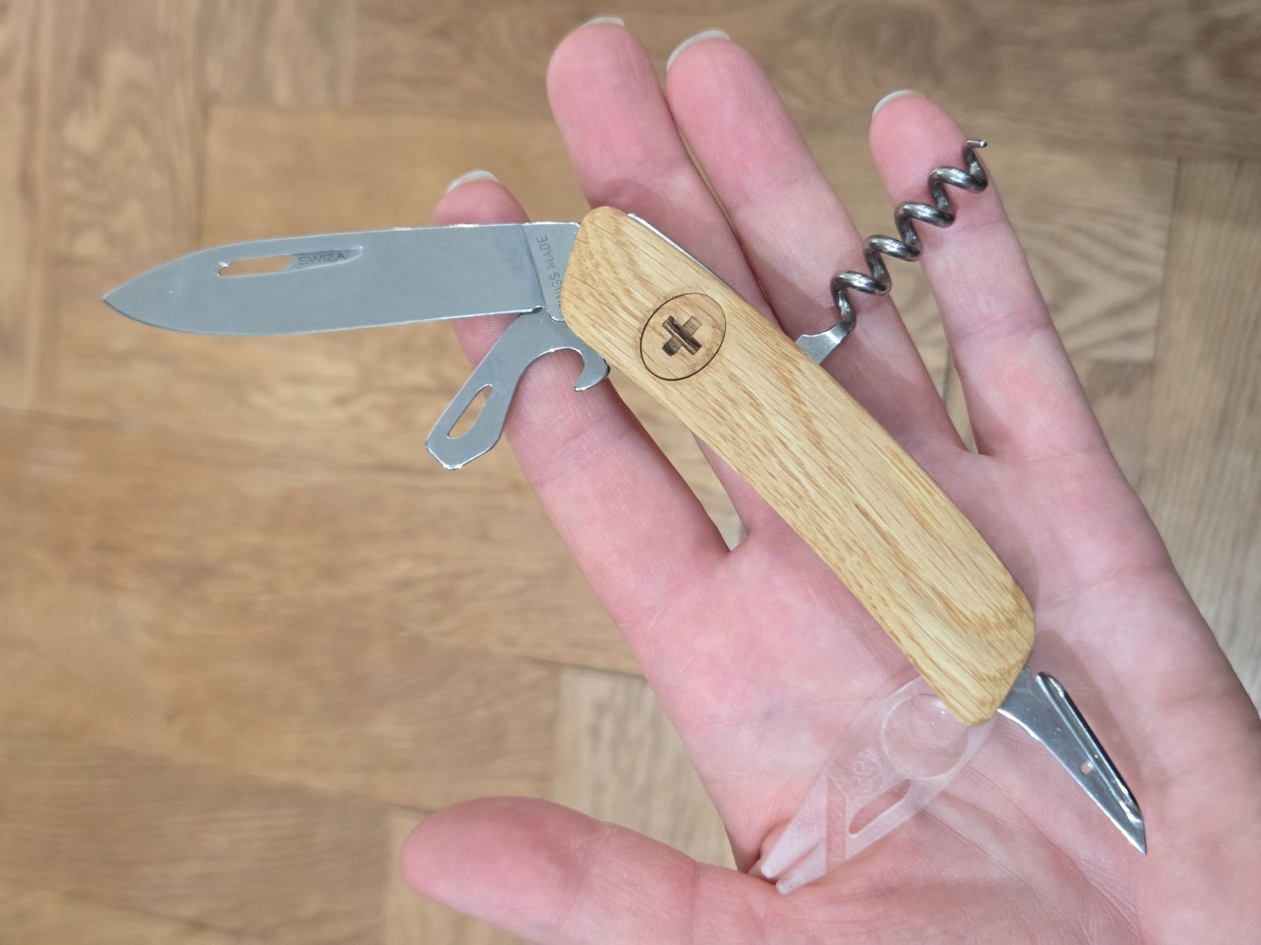 Swiza Taschenmesser: Swiza Taschenmesser Large Eicheholz matt – Neu und originalverpackt aus Derendingen von CoolerBenutzername