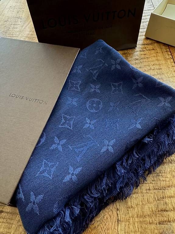Foulard & Sciarpe: Louis Vuitton Schal MNG BL. Nuit – Usato da Baden venduto da laurent2025 2