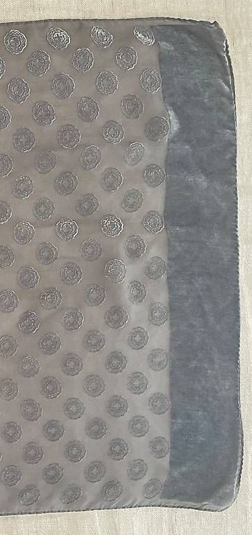Foulards, Tücher & Schals: Seidenschal Comma – Gebraucht aus Kloten von Cornee