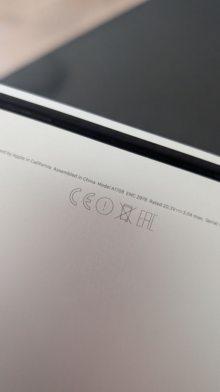 Apple Portables: Macbook Pro 1TB 13 inch – D'occasion à Zürich par dominik335 3