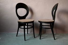 Paire de chaises de cuisine N 18 noires Mouette de Baumann