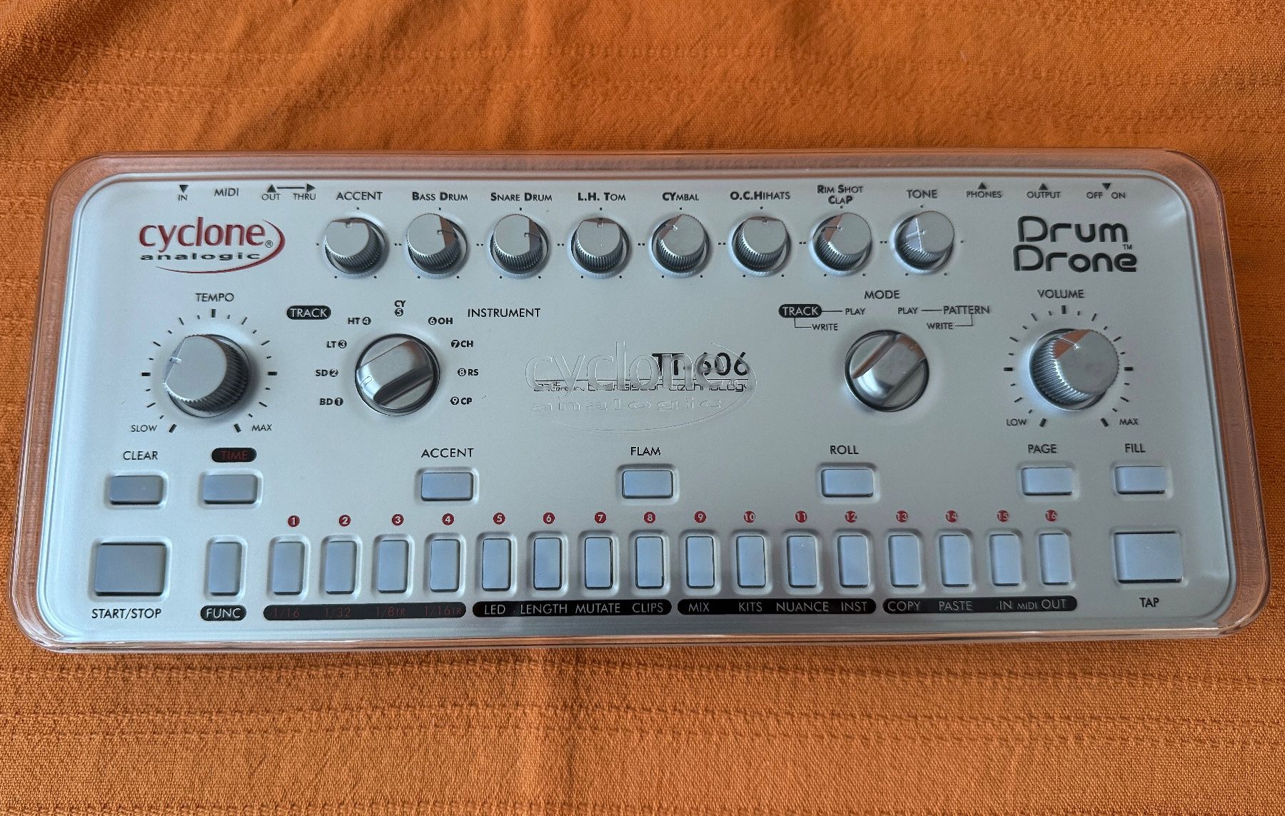Musikinstrumente: Cyclone Analogic TT-606 Drum Drone Analog Drum Machine – Neu (gemäss Beschreibung) aus Basel von CBassReflex 5