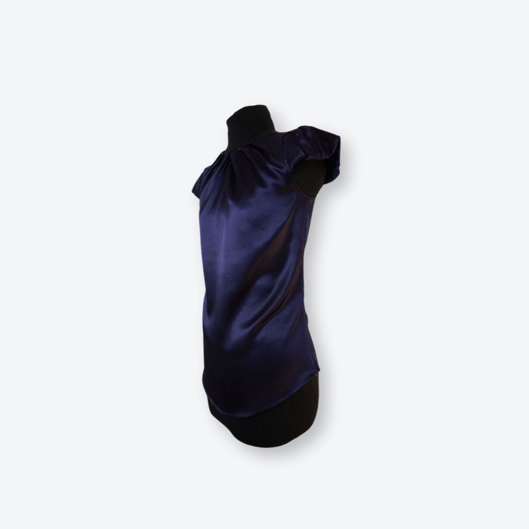 Top: Metallic blaues Oberteil in Gr. S – Usato da Oberkirch LU venduto da petitefashion 2