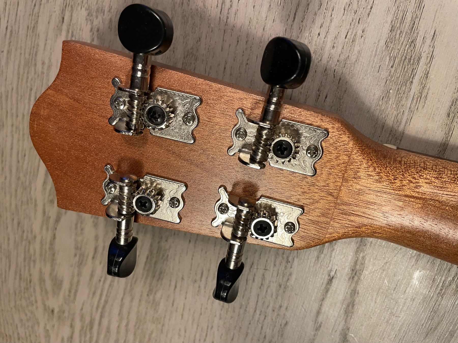 Strumenti musicali: Sopran Ukulele – Usato da Zürich venduto da Robbe2 2